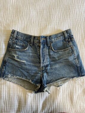 Never Worn: Universal Thread Distressed Dark Blue Denim High-Rise Mini Shorts